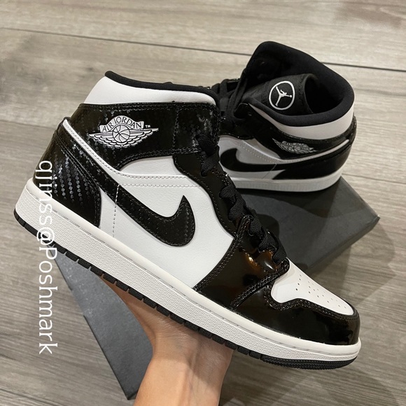 Air Jordan 1 Mid Black/White - Picture 1 of 7